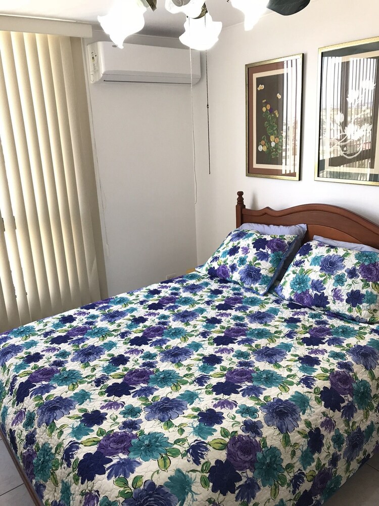 Family Apartment, 3 Bedrooms, Connecting Rooms, Ocean View photo 2