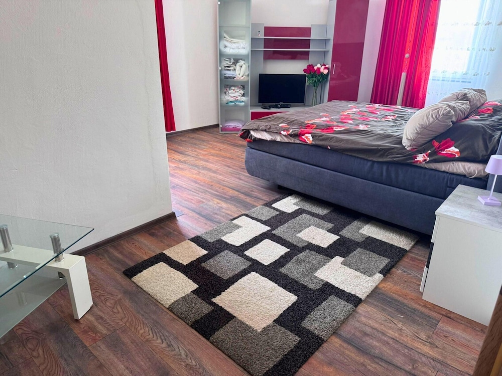Apartment photo 2