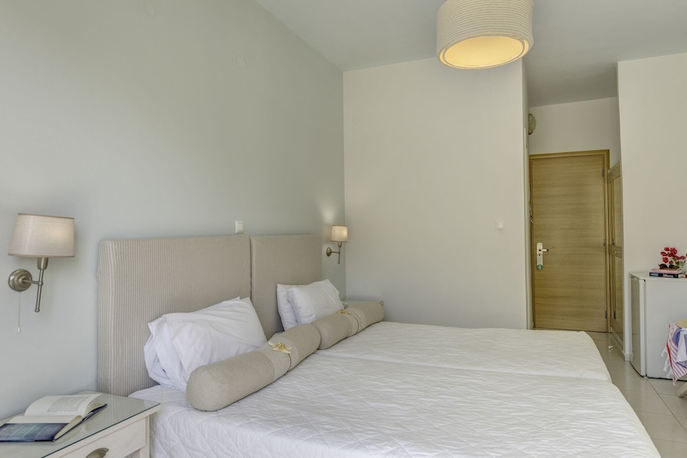 Standard Triple Room - Photo 5