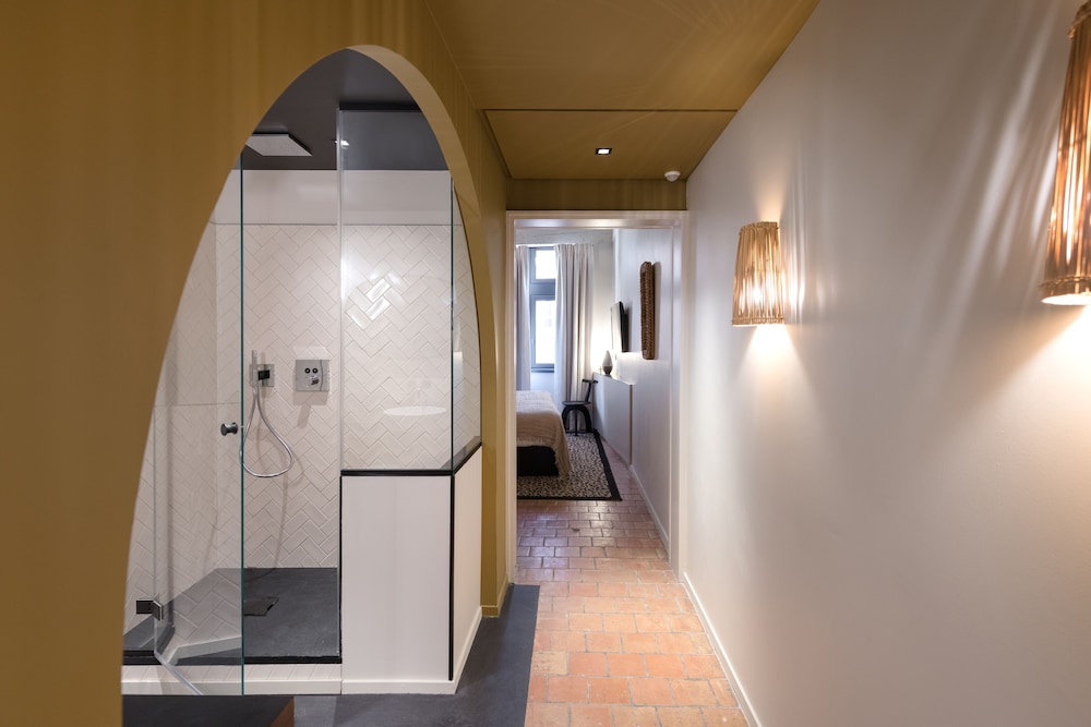 Suite Junior Ebène, 22 Rue du Boeuf 69005 Lyon photo 2