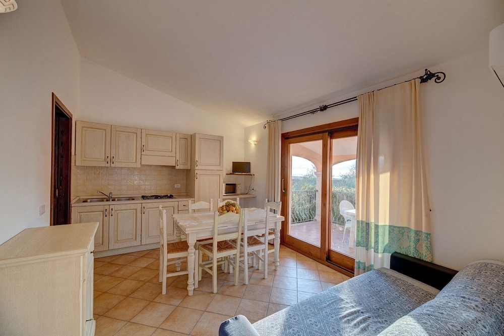 Apartment, 2 Bedrooms, Balcony, Ocean View photo 2