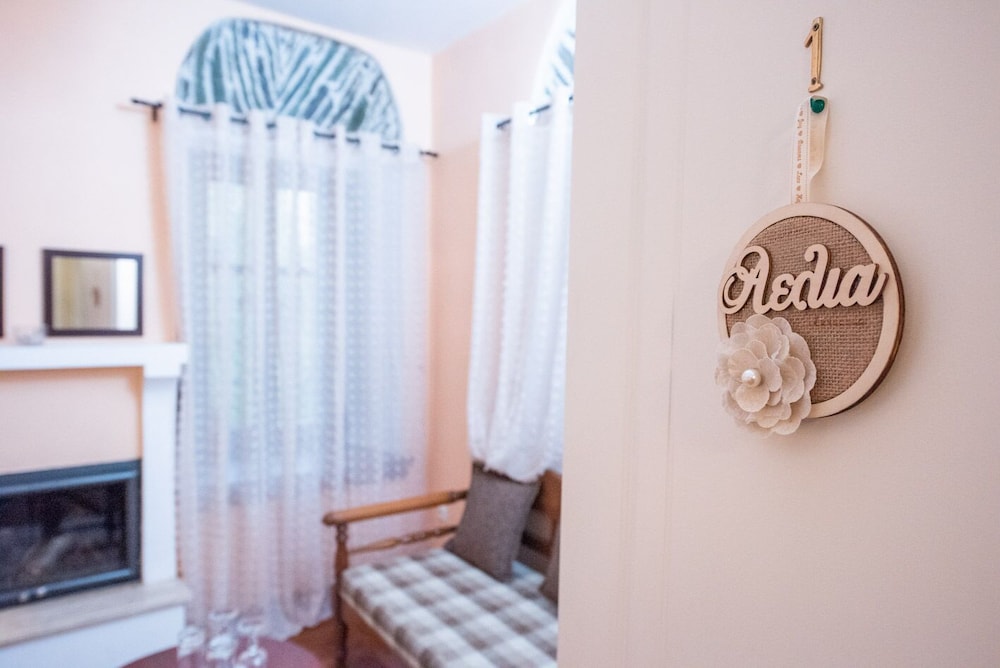 Suite - Photo 1