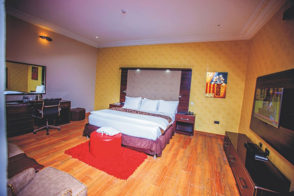Executive Suite, 1 Queen Bed, Non Smoking photo 2