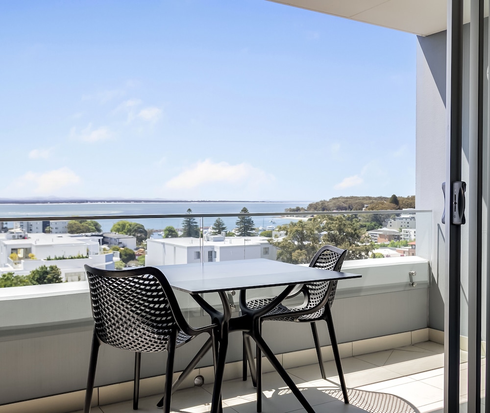 1 Bedroom Bay View