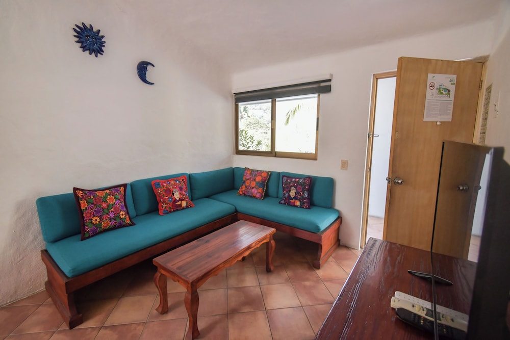 Suite Two Bedroom - Photo 11