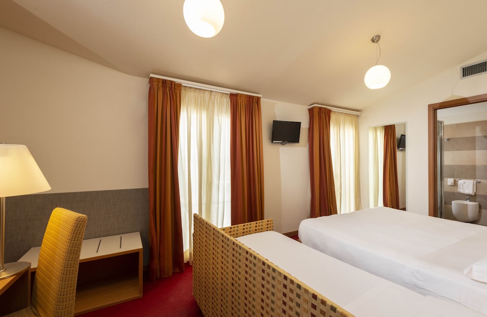 Superior Triple Room - Photo 13