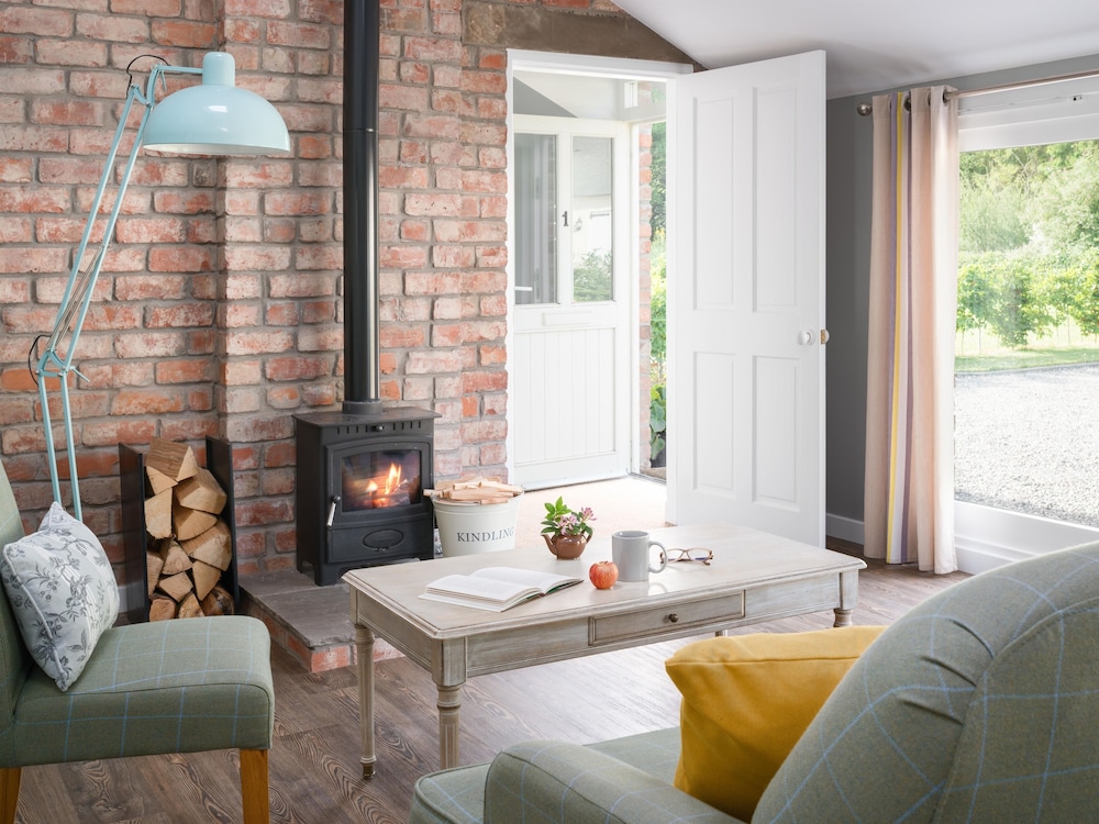 Cottage, Ensuite (1 Bed-Walled Garden) photo 2