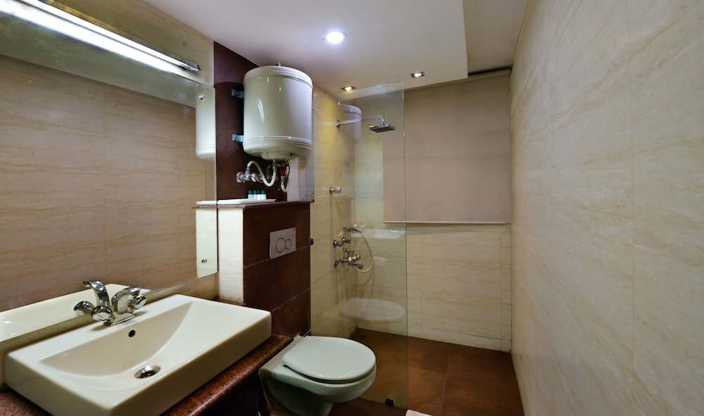 Standard Room, 1 Double Bed, Private Bathroom - Photo 3