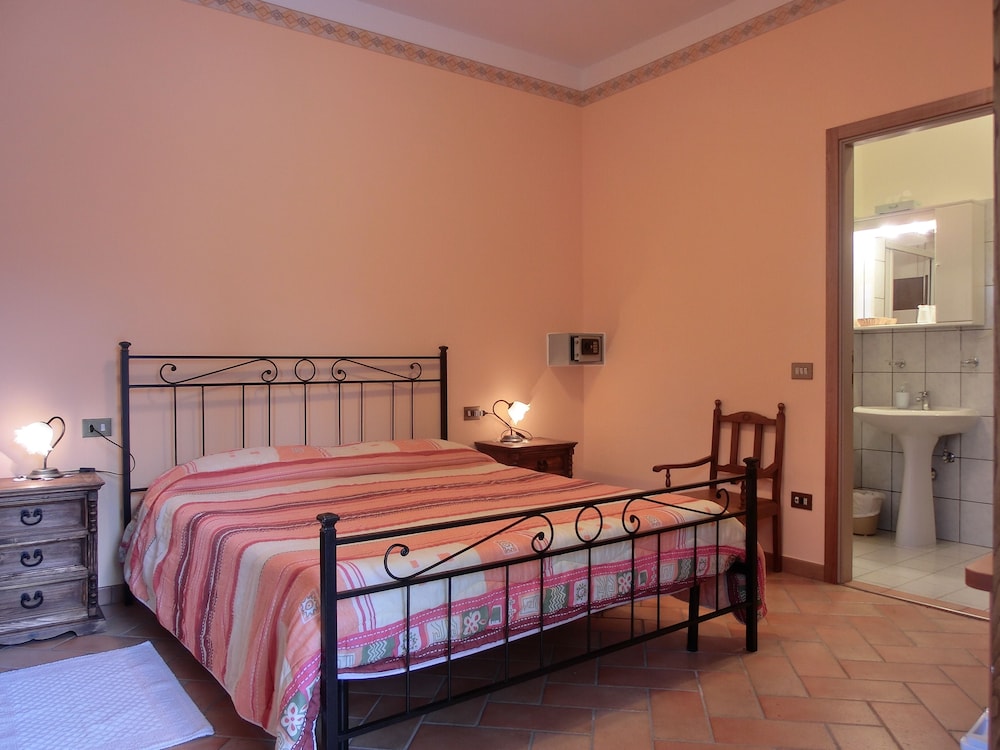 Classic Triple Room, 1 Bedroom, Ensuite, Ground Floor photo 1