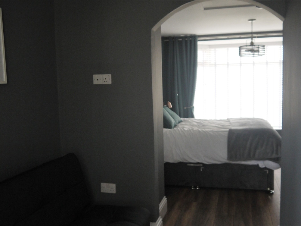 Deluxe Suite, Ensuite photo 3