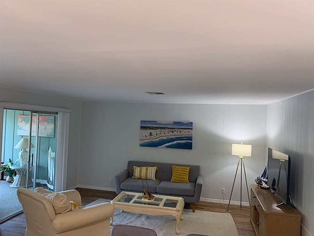 House (Flip Flop 2) photo 1