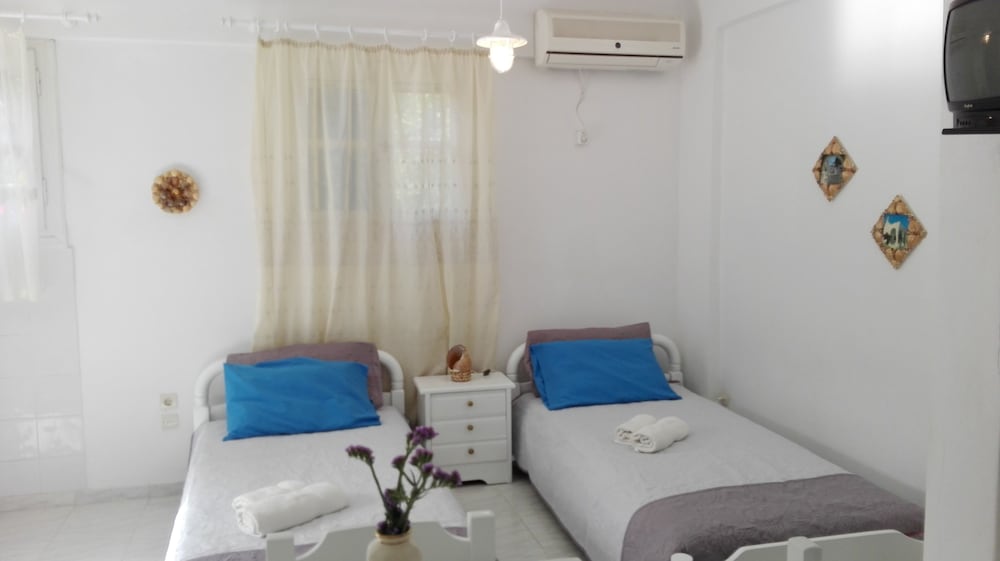 Family Studio, Garden View, Ground Floor photo 3