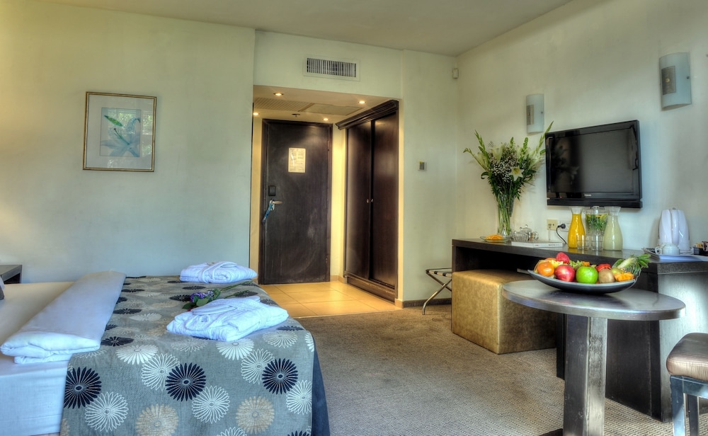 Suite, 1 Double Bed photo 2