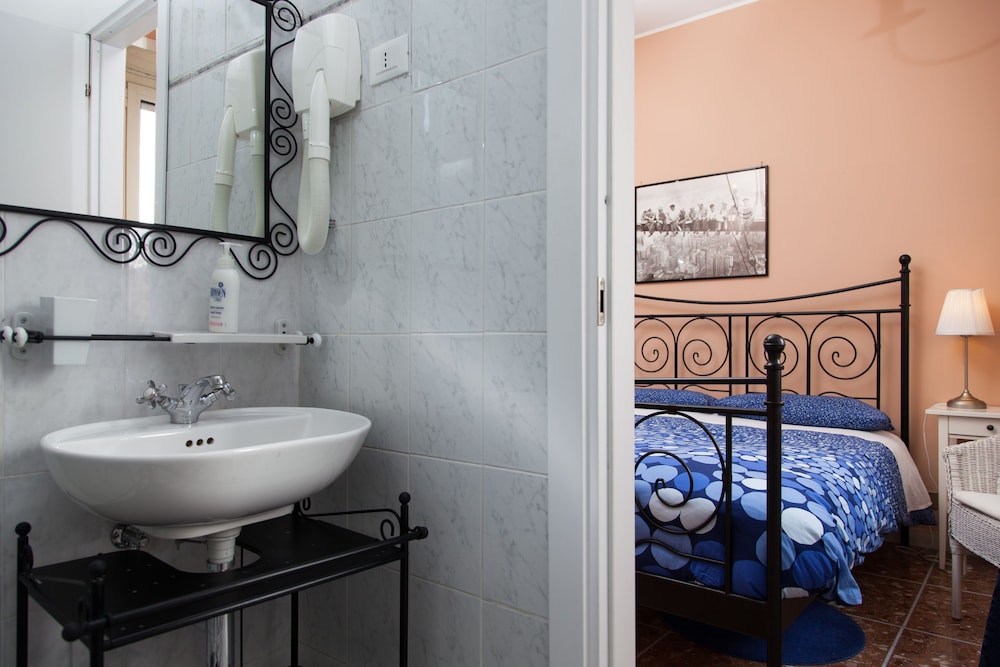 Suite (For 4 people)