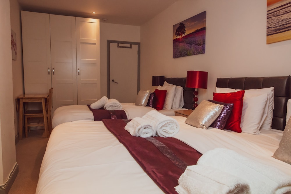 Luxury Apartment, 2 Bedrooms, 2 Bathrooms, Garden View