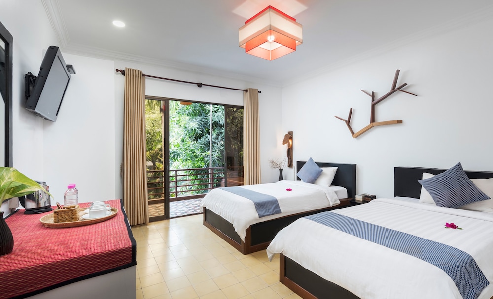 Deluxe Twin Room, Pool View