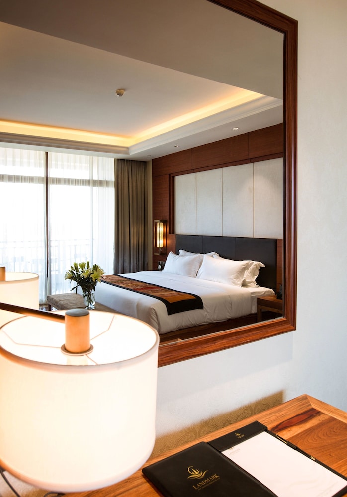 Executive Suite, 1 Bedroom, Balcony, River View photo 2