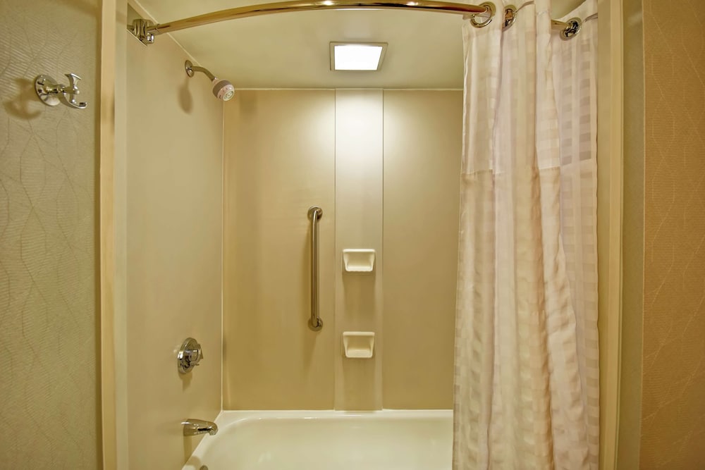 Premium Suite, 2 Double Beds, Accessible (Hearing) - Photo 10