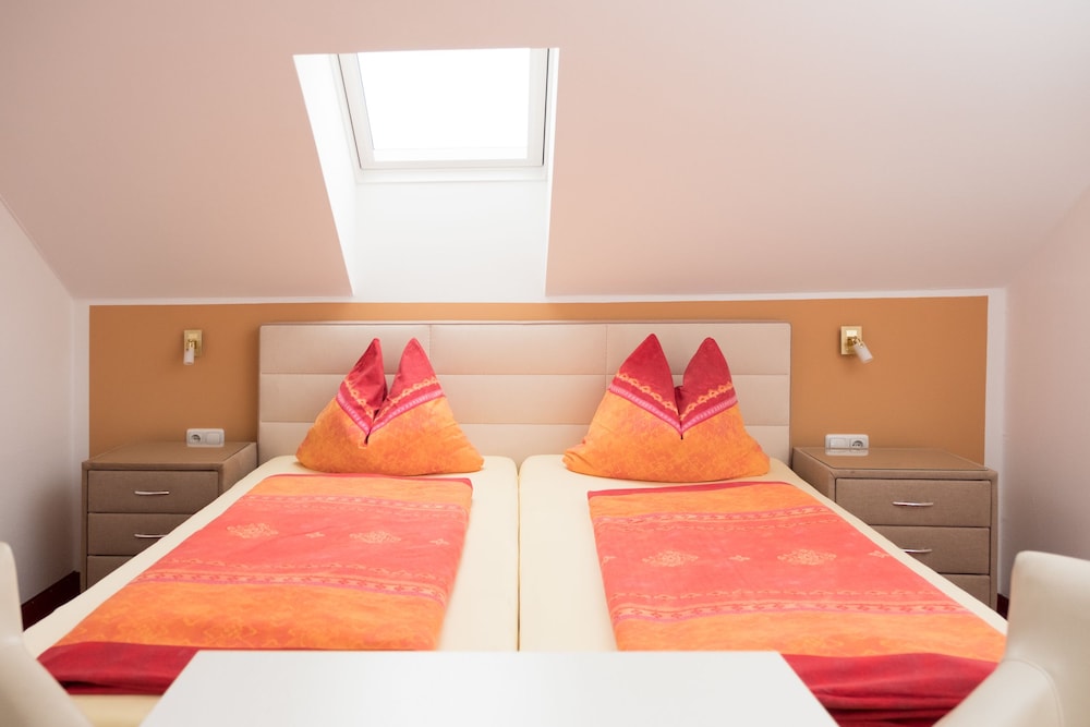 Comfort Double Room, 1 Bedroom, Garden View photo 3