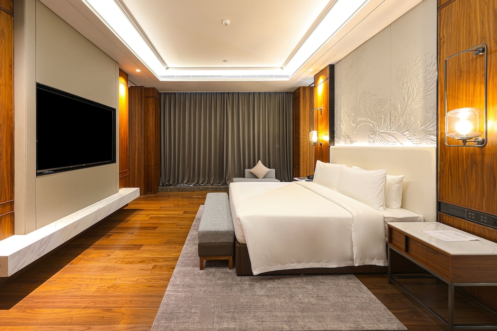 Presidential Suite, 1 King Bed photo 3