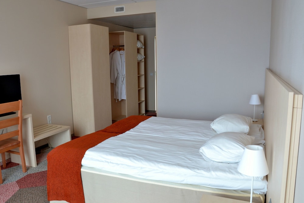 Standard Double or Twin Room - Photo 6