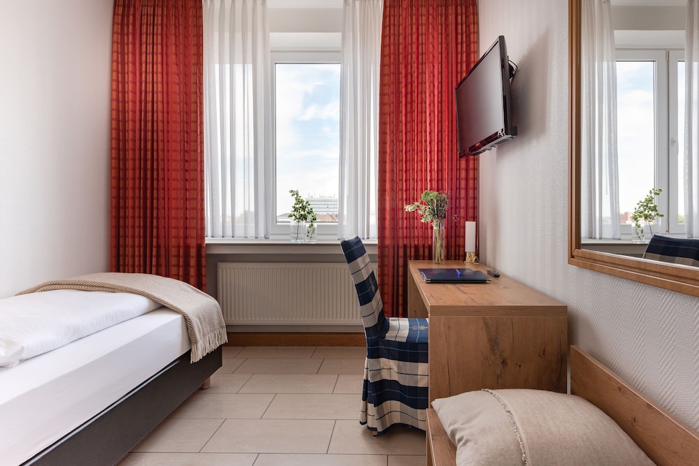 Comfort Single Room, Courtyard View photo 2