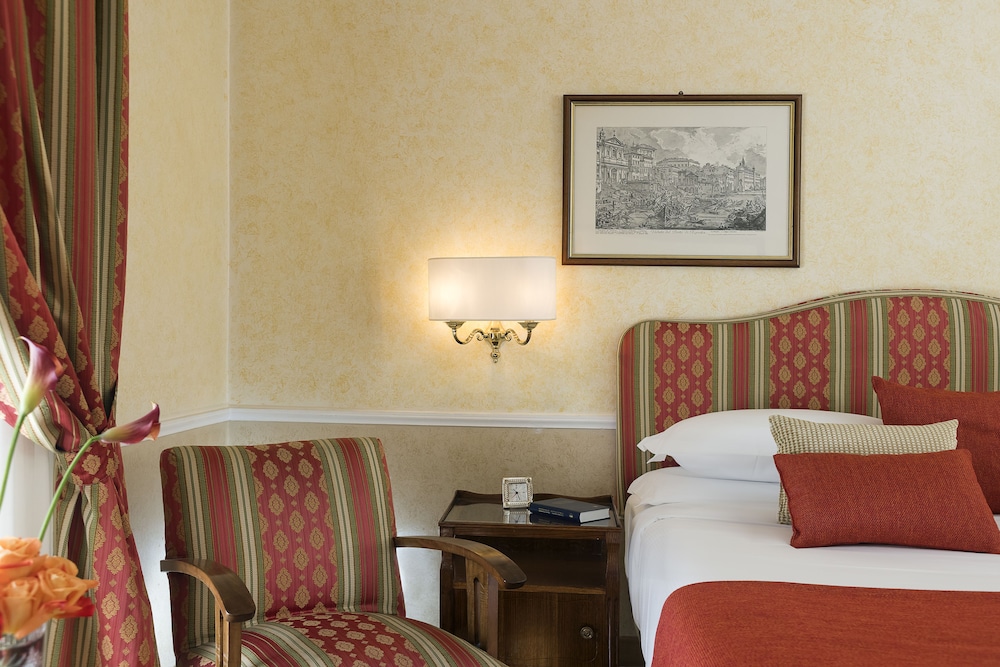 Superior Double or Twin Room - Photo 8