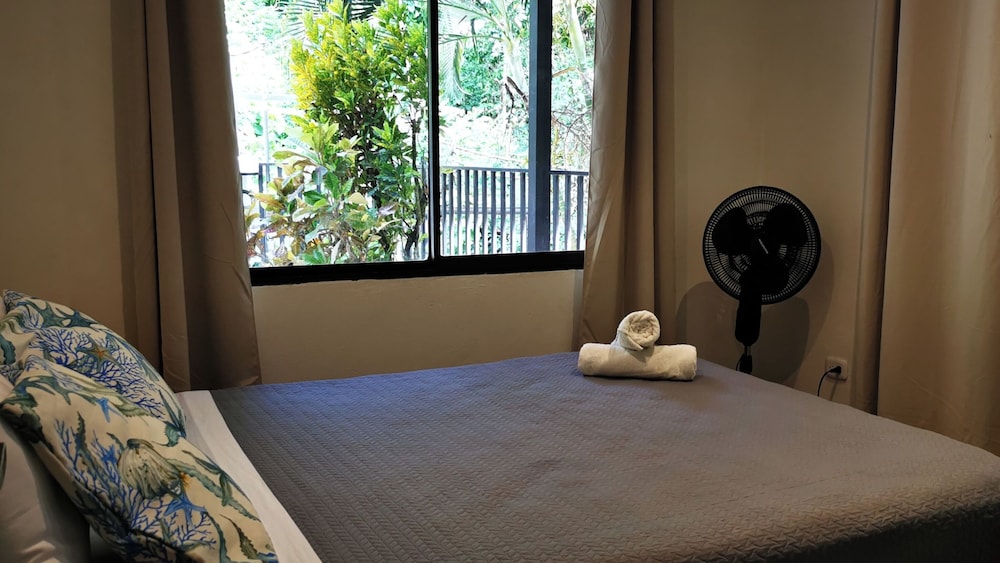 Economy Apartment, 2 Bedrooms, Garden View photo 3