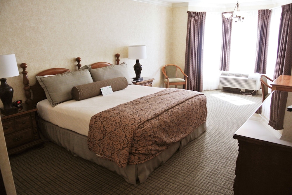 Room, 1 King Bed, Busy Lombard Street