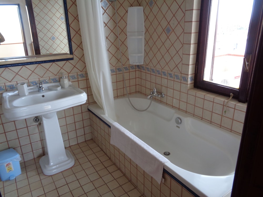 Deluxe Triple Room photo 2