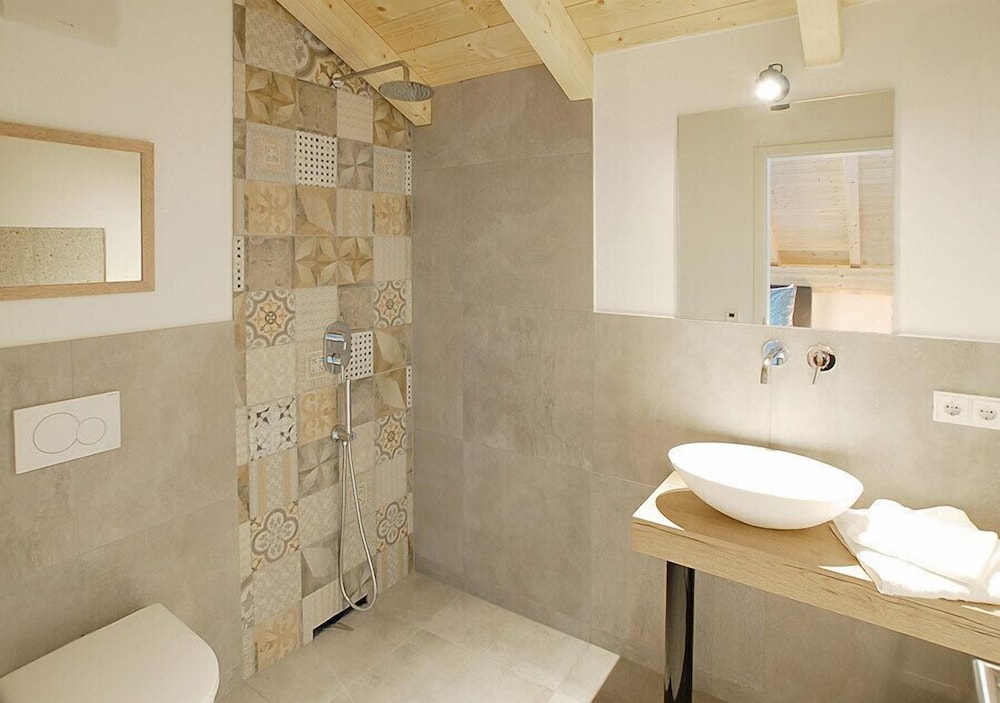 Apartment (#5 Studio) photo 2