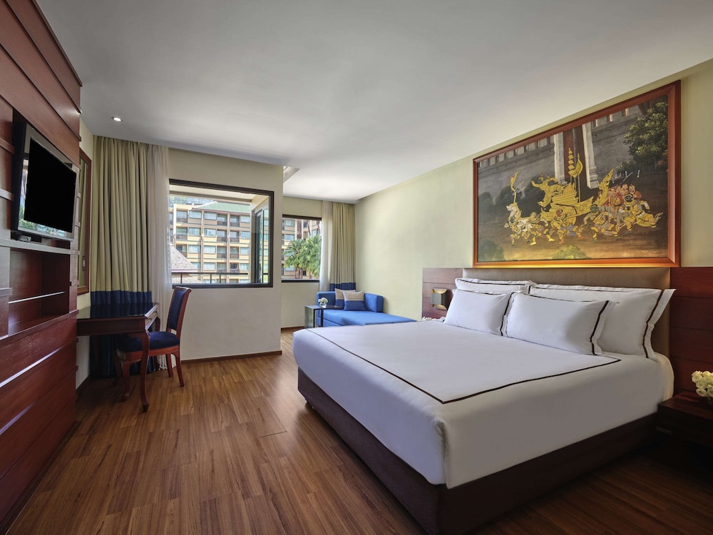 Superior Room, 1 King Bed photo 1