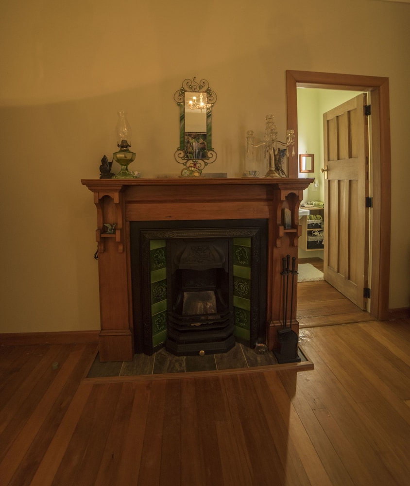 Bascand Room photo 1