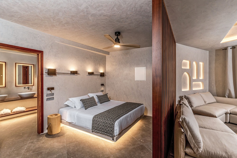 Suite with heated plunge pool - Photo 10