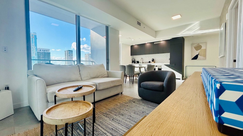 Apartment photo 2