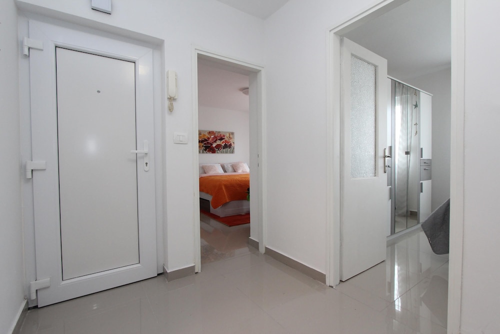 Apartment, 2 Bedrooms - Photo 20
