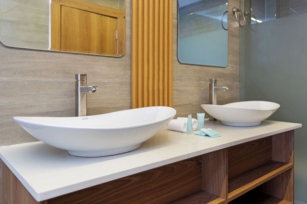 Junior Suite - Photo 12