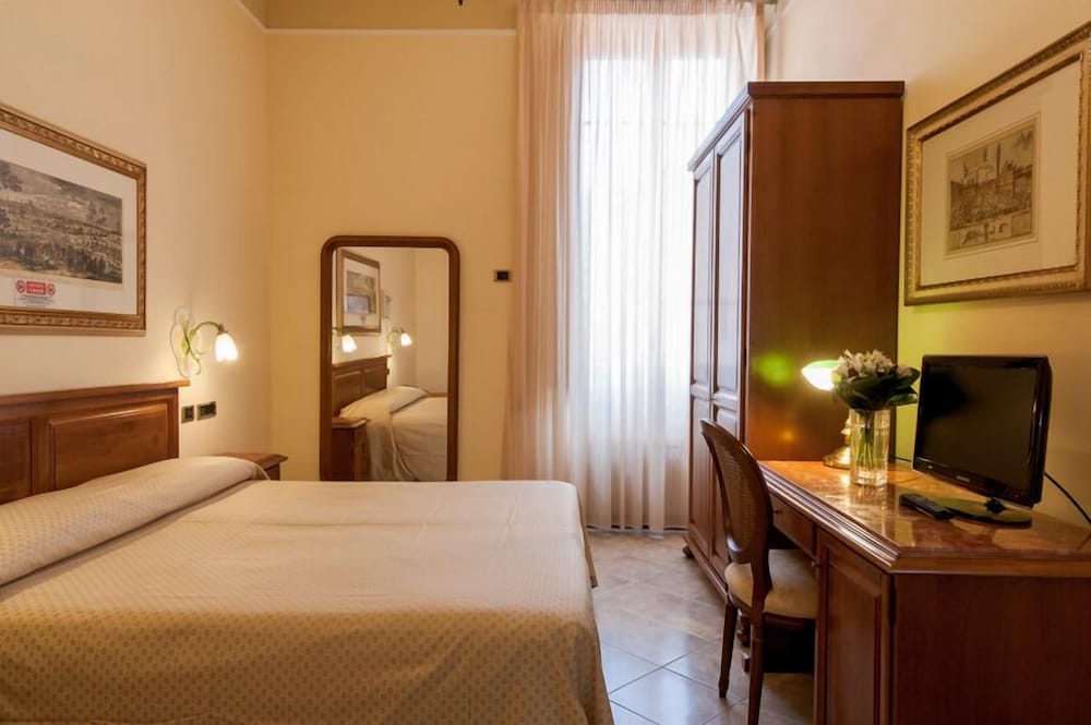 Triple Room, Multiple Beds