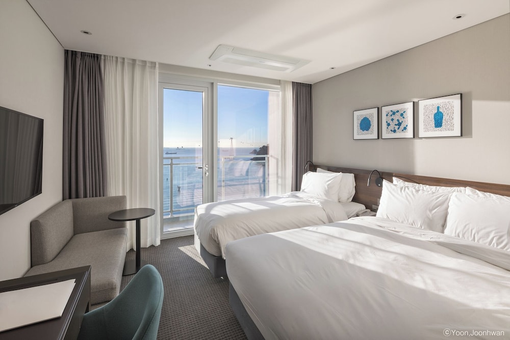 Deluxe Family, Ocean View Terrace - Photo 1