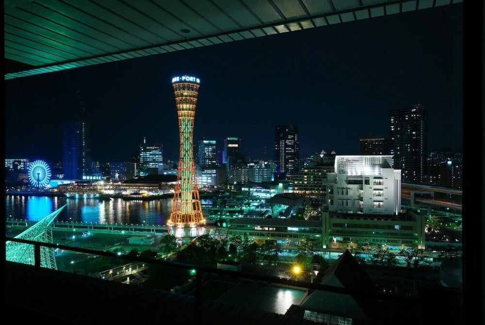 Standard Double Room with West Harbor View, Non Smoking (16F-27F) - Photo 4
