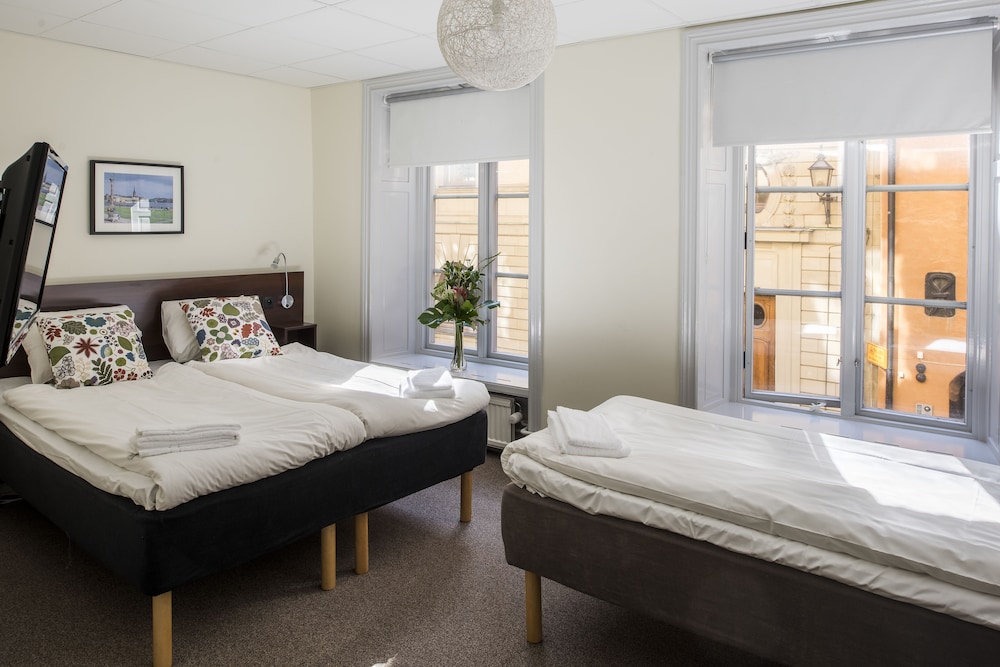 Economy Triple Room, Shared Bathroom