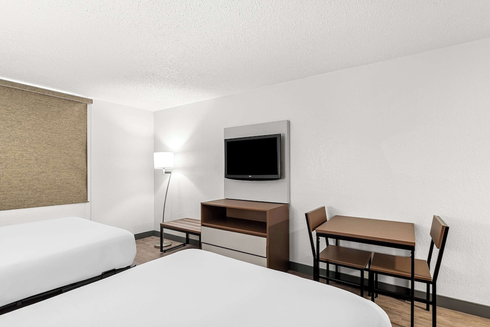 Room, 2 Double Beds, Non Smoking - Photo 1