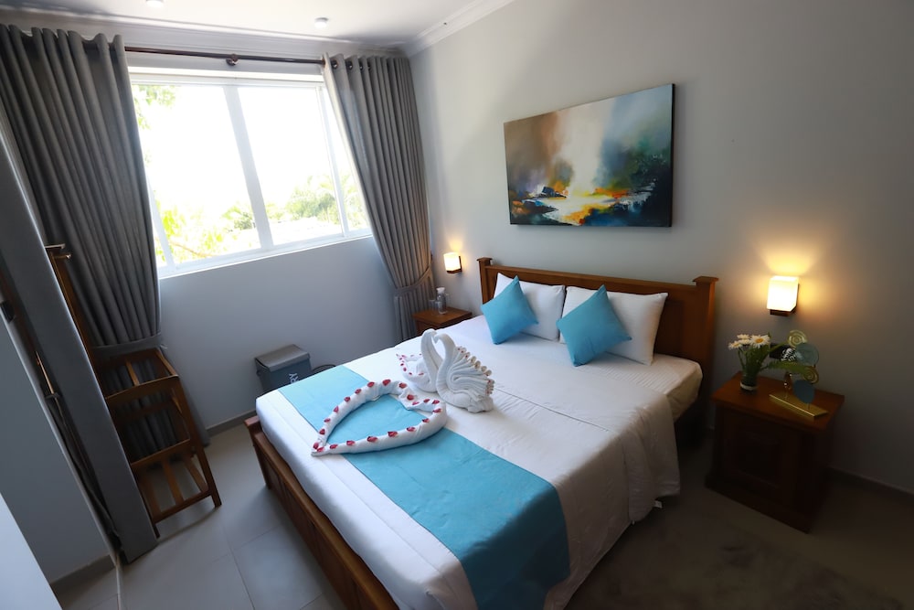 Deluxe Double Room, 1 King Bed, Mountain View