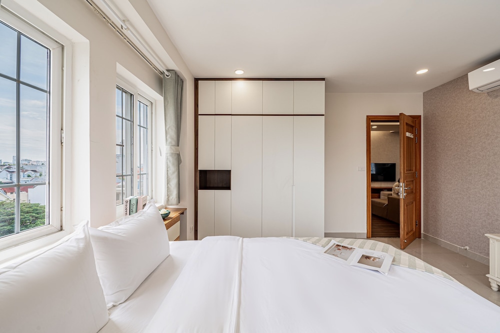Luxury Apartment, City View