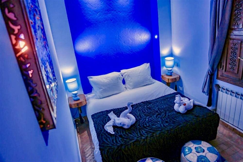 Deluxe Double Room - Photo 9