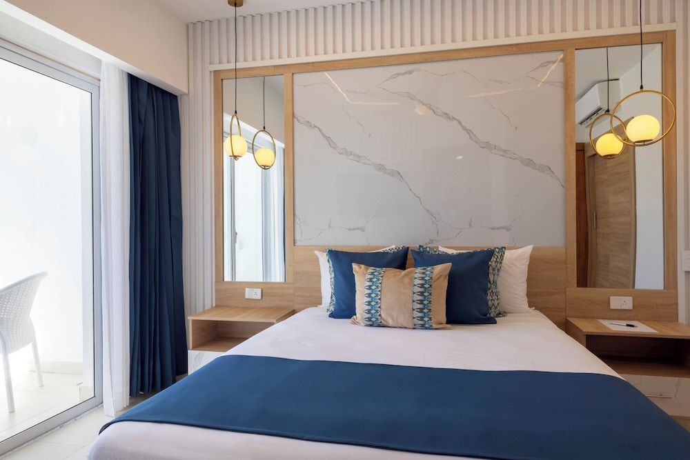 Standard Double Room, Pool View