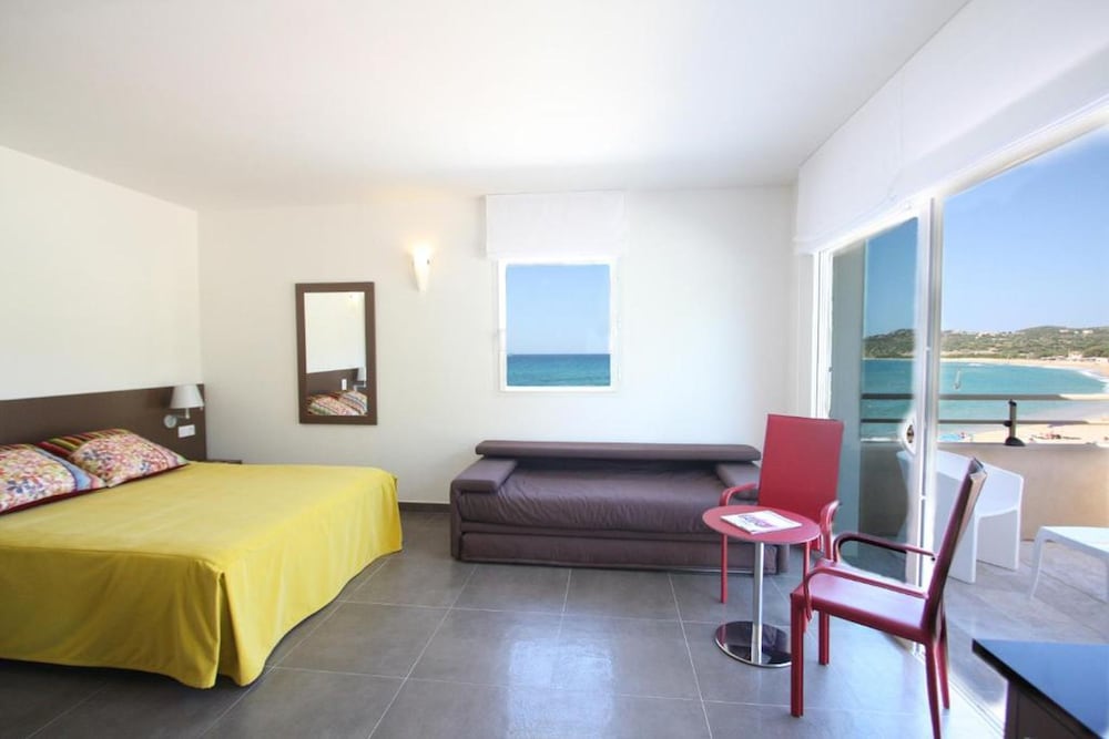 Deluxe Double Room, Terrace, Beachside (Bâtiment Sable 3*) photo 3