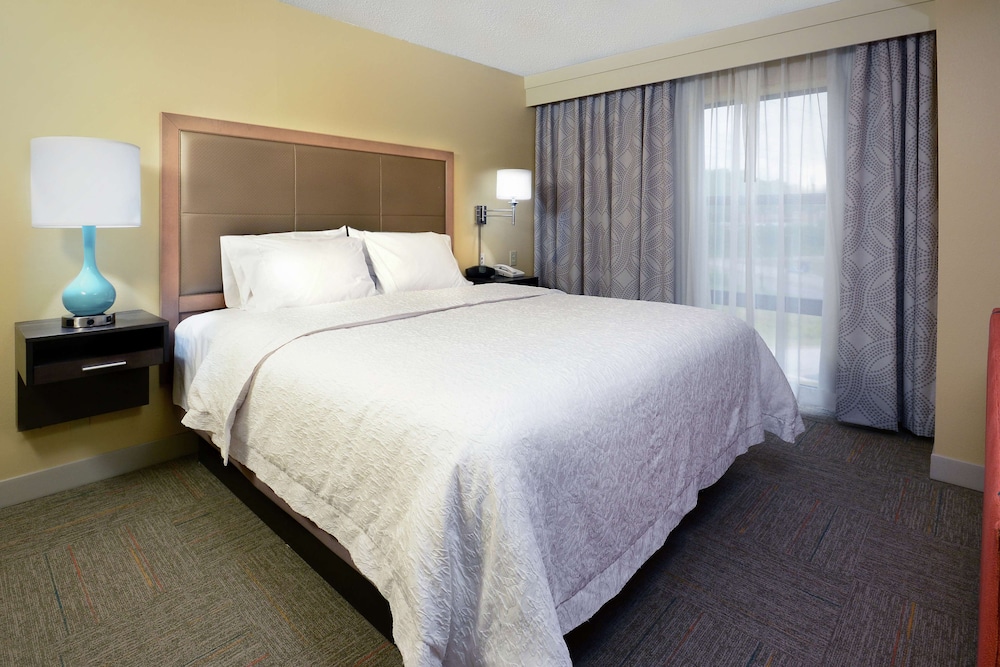 Luxury Suite, 1 King Bed, Non Smoking photo 2