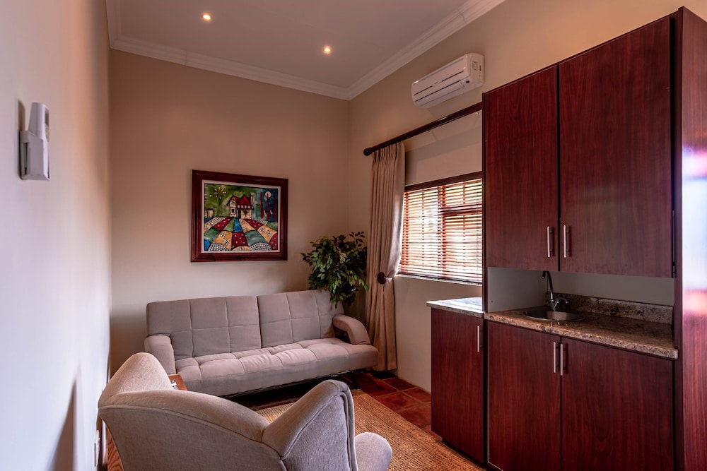 Honeymoon Suite photo 2