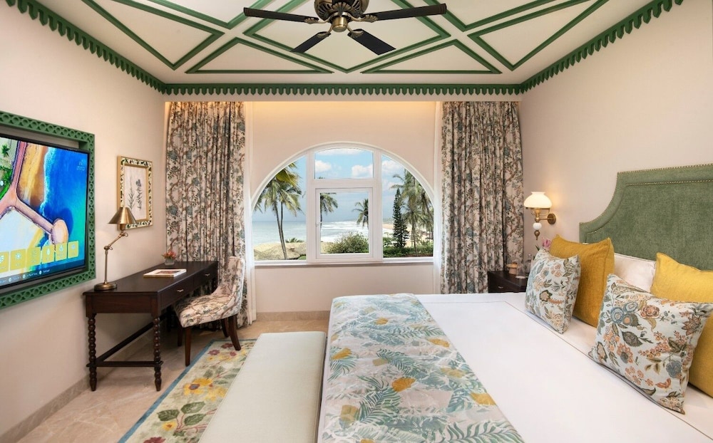 Deluxe Suite, Sea View - Photo 1